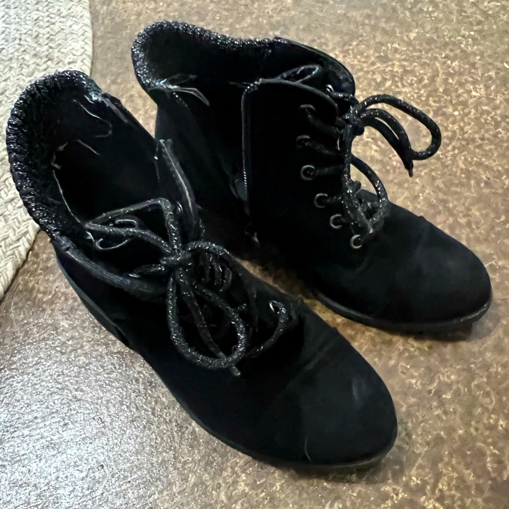 Girls boots